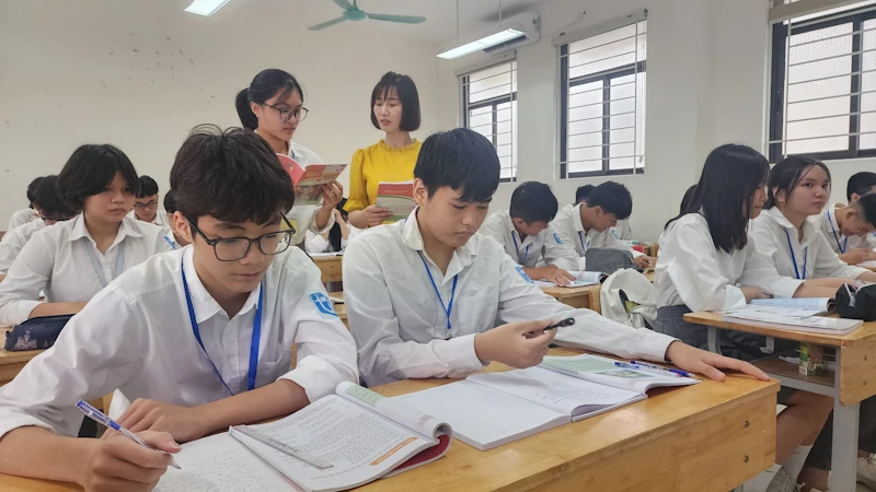 Giờ học của học sinh Trường trung học phổ thông Trương Định (quận Hoàng Mai, Hà Nội).
