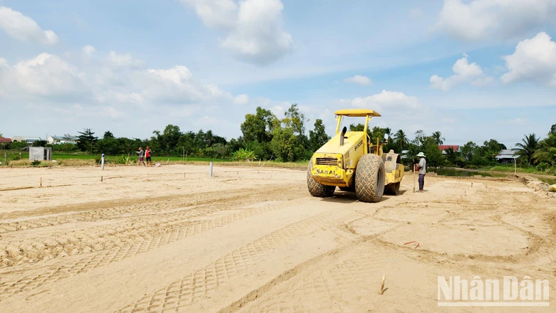 Đơn vị thi công thi công Dự án cao tốc bắc-nam đoạn qua địa bàn huyện Vĩnh Thuận. 