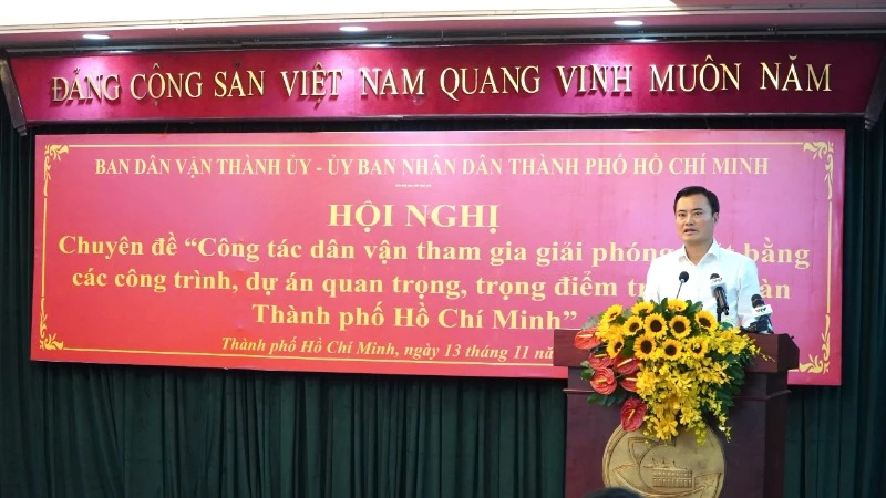 Phó Chủ tịch Ủy ban nhân dân Thành phố Hồ Chí Minh Bùi Xuân Cường cho biết, Thành phố đã tập trung nỗ lực để triển khai công tác bồi thường, giải phóng bằng cho các công trình, dự án quan trọng. (Ảnh: QUÝ HIỀN)