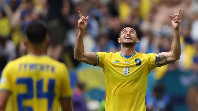 Đội tuyển Ukraine lội ngược dòng với chiến thắng 2-1 trước đội tuyển Slovakia (Ảnh: Reuters)