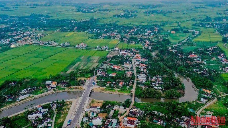 Diện mạo nông thôn mới ở nhiều địa phương của tỉnh Quảng Ngãi ngày càng khang trang, sạch đẹp.