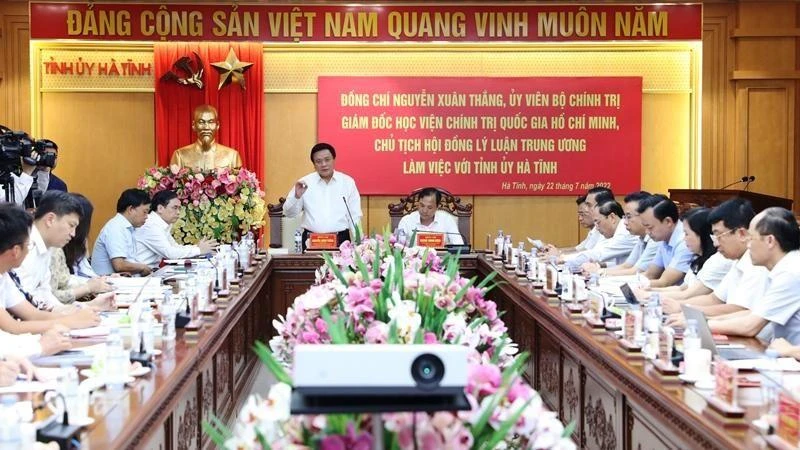 Đồng chí Nguyễn Xuân Thắng phát biểu tại buổi làm việc.