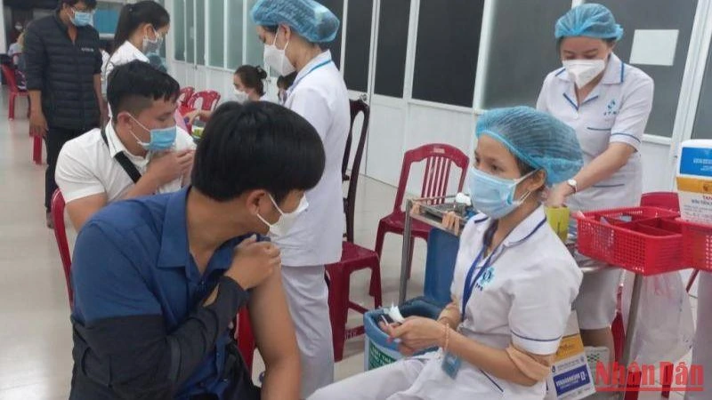 Nhân lực y tế Quảng Ngãi hiện vẫn thiếu cả về số lượng và chất lượng.