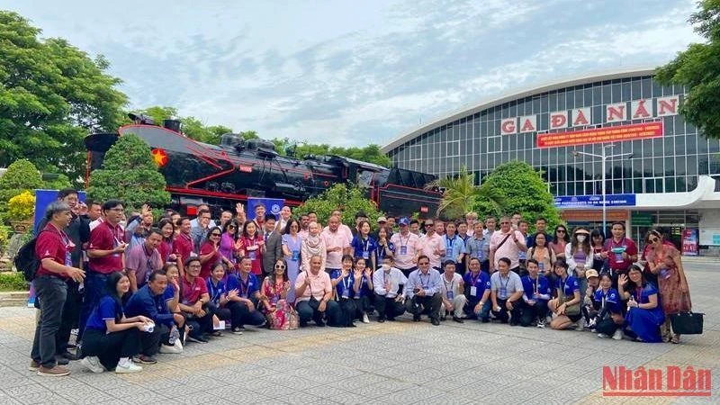 Đoàn khách MICE quốc tế dự Hội nghị Tổng Giám đốc Đường sắt ASEAN lần thứ 42 tại Đà Nẵng trong 2 ngày 21-27/8.