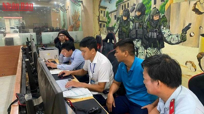 Đoàn kiểm tra Liên ngành kiểm tra tại điểm cung cấp dịch vụ trò chơi điện tử công cộng trên địa bàn thành phố Điện Biên Phủ.