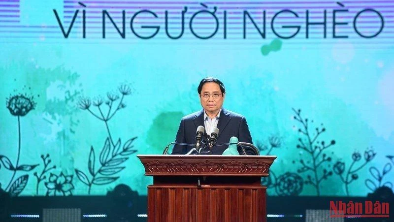 Thủ tướng Phạm Minh Chính: Chúng ta luôn trân trọng các "tấm lòng vàng" đã hỗ trợ những người có hoàn cảnh khó khăn một cách thầm lặng nhưng kiên trì, bền bỉ và hiệu quả. (Ảnh: TRẦN HẢI)