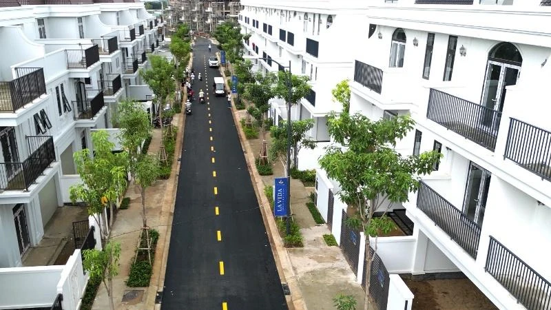 Những dãy nhà phố của dự án La Vida Residences đang lần lượt được bàn giao cho cư dân.