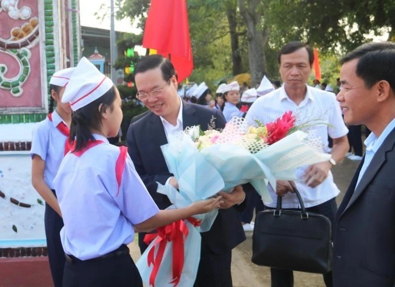 Thường trực Ban Bí thư Võ Văn Thưởng đến dự Ngày hội Đại đoàn kết tại tổ dân phố 1, làng Triều Sơn Tây, phường An Hòa, TP Huế.