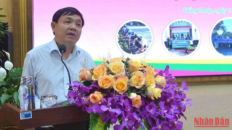 Phó Bí thư Thường trực Tỉnh ủy Đồng Tháp Phan Văn Thắng phát biểu tại hội nghị. 