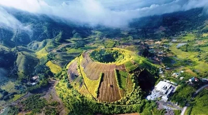Toàn hệ thống Công viên địa chất toàn cầu UNESCO Đắk Nông có hàng trăm hang động núi lửa, nhưng cho đến nay mới có khoảng 50 hang động núi lửa đã được điều tra, khảo sát, đo vẽ. Trong đó, có hang dài hơn 1km, tổng chiều dài các hang động cho đến nay được đo vẽ là hơn 10.000m.