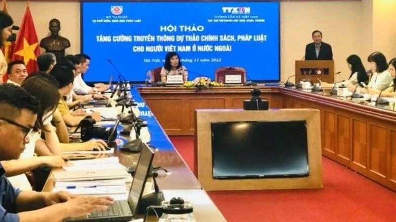 Hội thảo "Tăng cường truyền thông Dự thảo chính sách, pháp luật cho người Việt Nam ở nước ngoài".