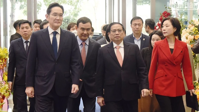 Thủ tướng Phạm Minh Chính đến dự lễ khánh thành Trung tâm Nghiên cứu và Phát triển (R&D). 