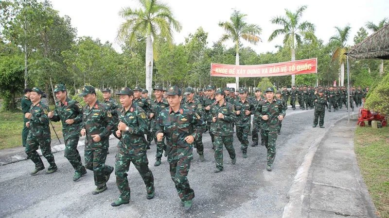 Cán bộ, chiến sĩ Bộ Chỉ huy Quân sự tỉnh Sóc Trăng tham gia “Ngày chạy thể thao quân sự” kết hợp “Ngày chạy Olympic”.