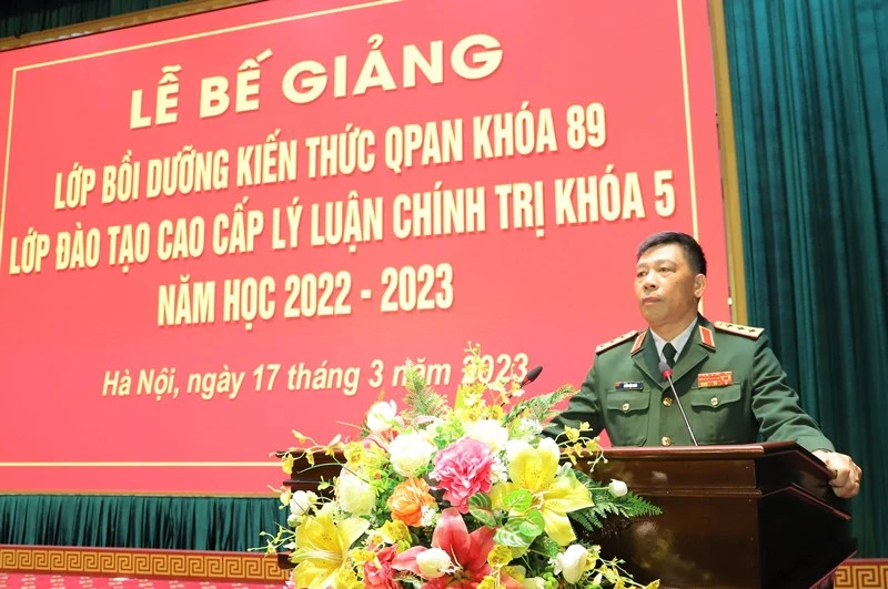 Giám đốc Học viện Quốc phòng Trần Việt Khoa phát biểu tại Lễ bế giảng.
