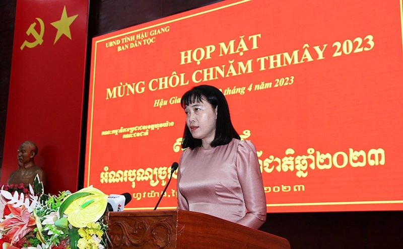 Phó Chủ tịch Ủy ban nhân dân tỉnh Hậu Giang Hồ Thu Ánh phát biểu tại buổi họp mặt.