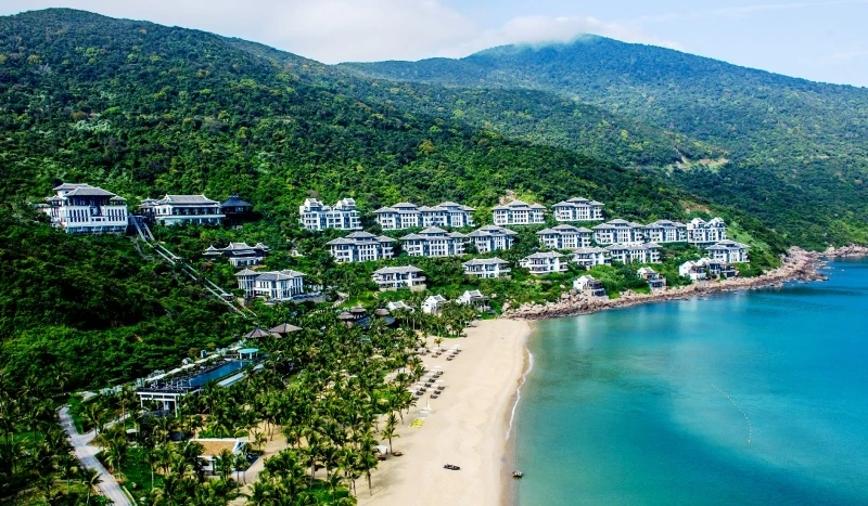 InterContinental Danang Sun Peninsula Resort, Khu nghỉ mát 5 sao ở bán đảo Sơn Trà nổi tiếng thế giới.