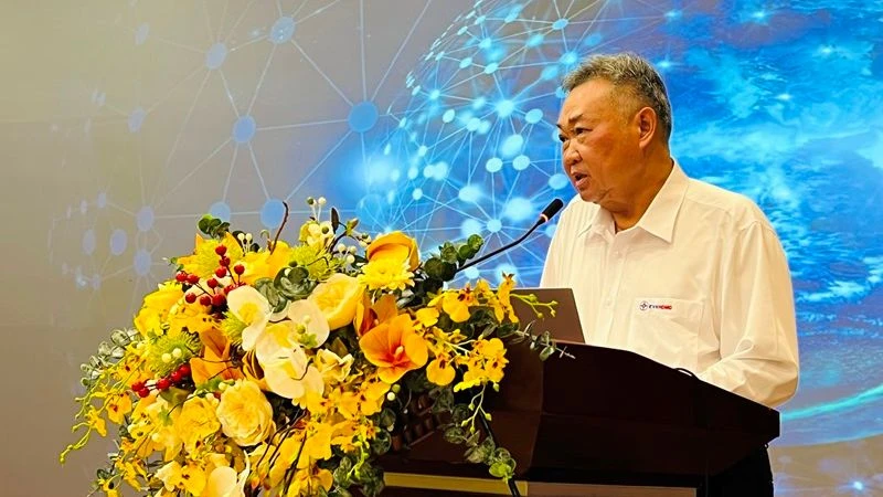 Ông Phạm Quốc Bảo, Chủ tịch Hội đồng thành viên EVNHCMC phát biểu tại hội thảo.