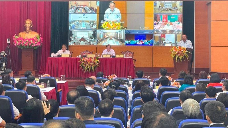 Bộ trưởng Văn hóa, Thể thao và Du lịch Nguyễn Văn Hùng phát biểu khai mạc hội nghị.