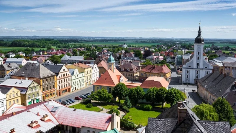 Nhiệt độ trung bình tại thủ đô Prague, CH Séc lên tới 12,8 độ C (55 độ F) trong năm 2023. (Ảnh: CNN)