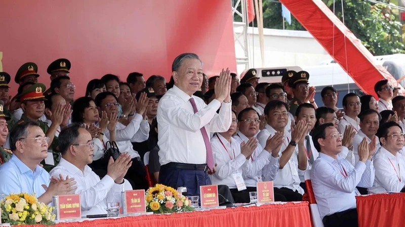Chủ tịch nước Tô Lâm dự Lễ ra mắt Lực lượng tham gia bảo vệ an ninh trật tự ở cơ sở của Thành phố Hồ Chí Minh. Ảnh: Nhan Sáng-TTXVN
