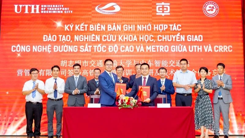 Hai đơn vị ký kết hợp tác đào tạo, nghiên cứu khoa học và chuyển giao công nghệ đường sắt tốc độ cao và metro.