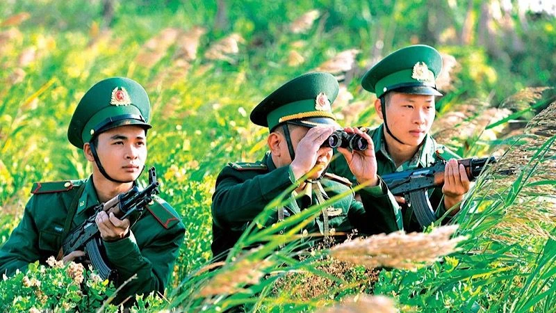 Bộ đội Biên phòng Ninh Bình thực hiện nhiệm vụ trinh sát vùng biên giới biển Kim Sơn. Ảnh: TRƯỜNG GIANG