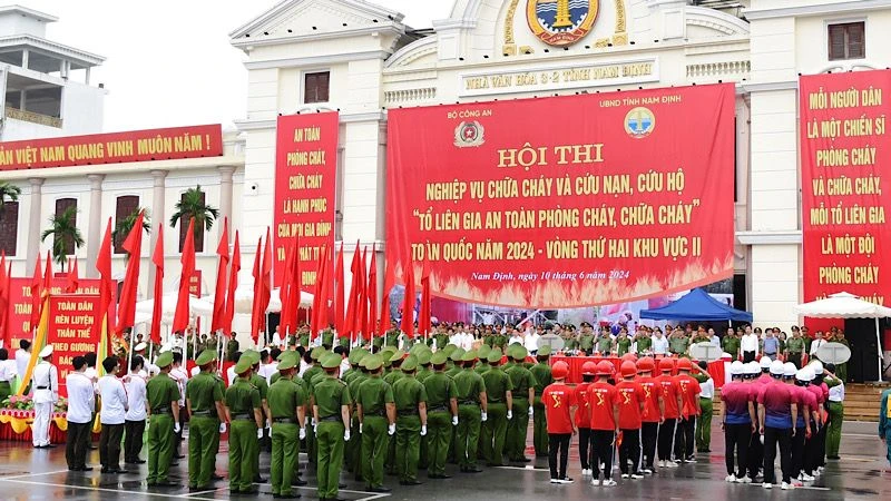 Quang cảnh hội thi.