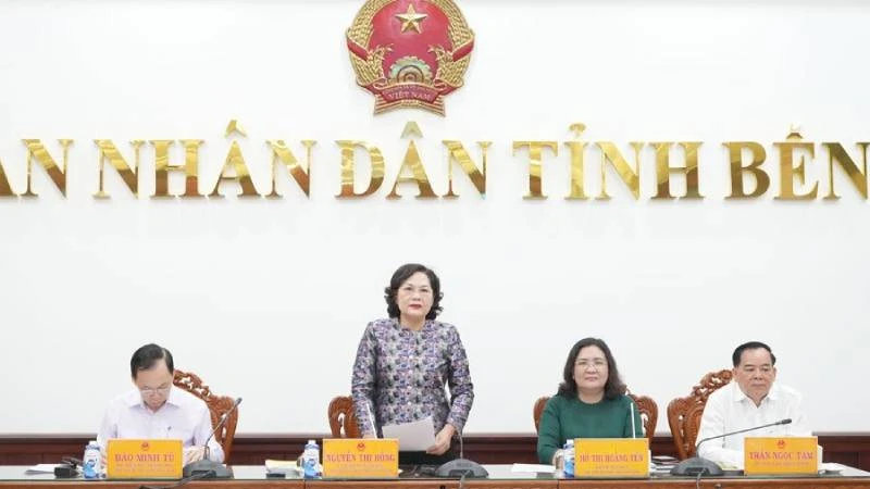 Thống đốc Ngân hàng Nhà nước Nguyễn Thị Hồng phát biểu tại buổi làm việc
