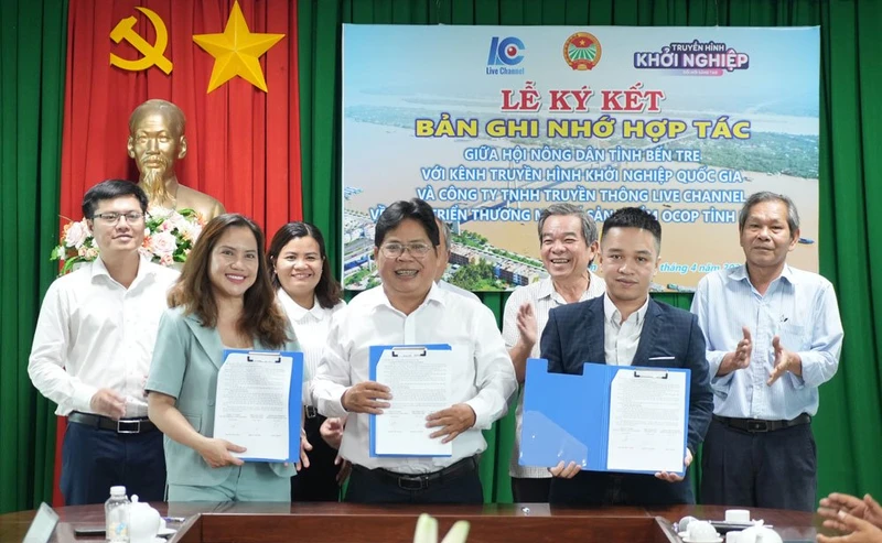 Ký kết hợp tác phát triển thương mại số sản phẩm OCOP tại tỉnh Bến Tre.