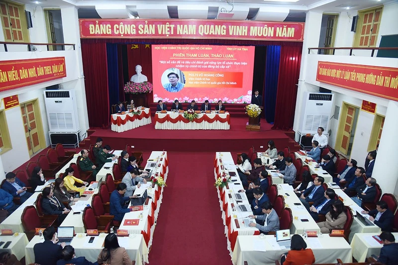 Toàn cảnh hội thảo "Năng lực tổ chức thực hiện nhiệm vụ chính trị của đảng bộ cấp xã trên địa bàn tỉnh Hà Tĩnh”.