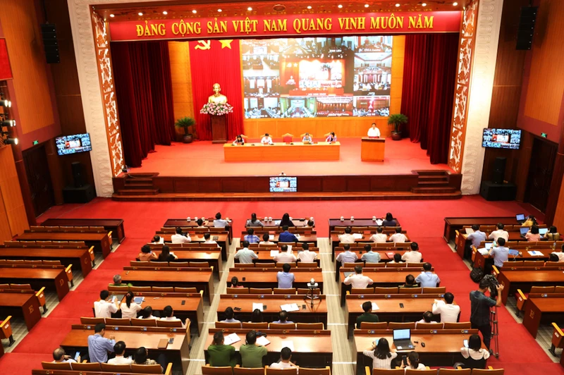 Quang cảnh buổi tiếp xúc cử tri tại Quảng Ninh.