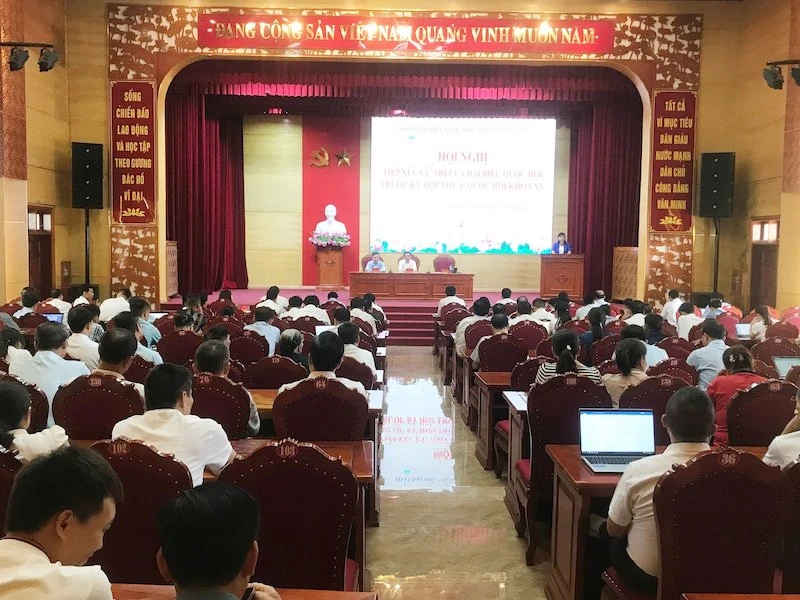 Quang cảnh buổi tiếp xúc cử tri tại huyện Hải Hà, Quảng Ninh.
