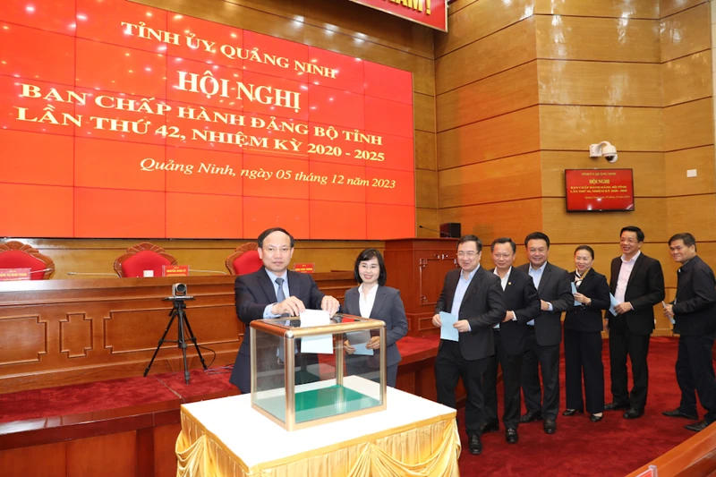 Ban chấp hành Đảng bộ tỉnh bỏ phiếu bầu đồng chí Cao Tường Huy giữ chức vụ Phó Bí thư Tỉnh ủy nhiệm kỳ 2020-2025 với số phiếu tuyệt đối.