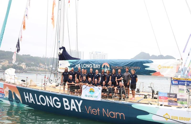 View - Đội đua thuyền buồm “Ha Long Bay, Viet Nam” về thứ 5 chặng 5 Giải Clipper Race 2023-2024 