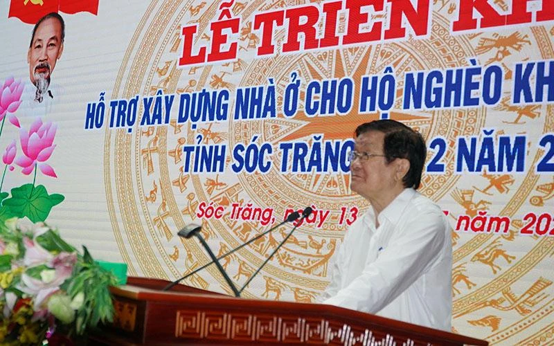 Đồng chí Trương Tấn Sang kêu gọi các doanh nghiệp, nhà hảo tâm và chính quyền địa phương tiếp tục hỗ trợ người dân thoát nghèo bền vững.