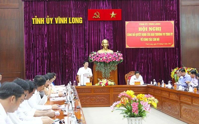 Bí thư tỉnh ủy Vĩnh Long kiêm Trưởng Ban Chỉ đạo phòng, chống tham nhũng, tiêu cực tỉnh Bùi Văn Nghiêm phát biểu chỉ đạo. 