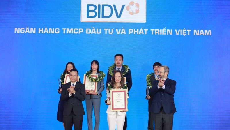 BIDV vào Top 10 Ngân hàng thương mại Việt Nam uy tín