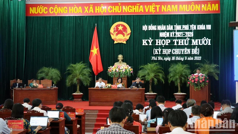 Quang cảnh Kỳ họp HĐND tỉnh Phú Yên lần thứ 10.
