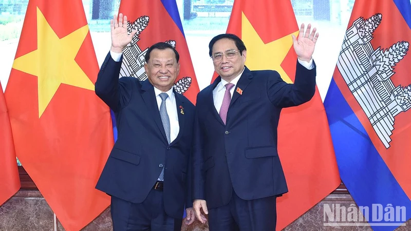 Thủ tướng Phạm Minh Chính và Chủ tịch Thượng viện Campuchia Samdech Say Chhum.
