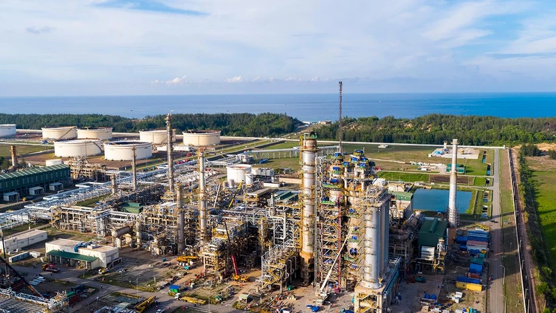 Nhà máy lọc dầu Dung Quất tăng công suất hoạt động lên 112% nhằm cung ứng và góp phần ổn định nguồn cung trong nước.