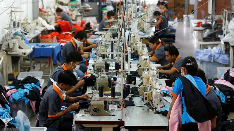Các doanh nghiệp khôi phục hoạt động giúp cải thiện tình trạng việc làm ở Thái Lan. (Ảnh: Reuters)