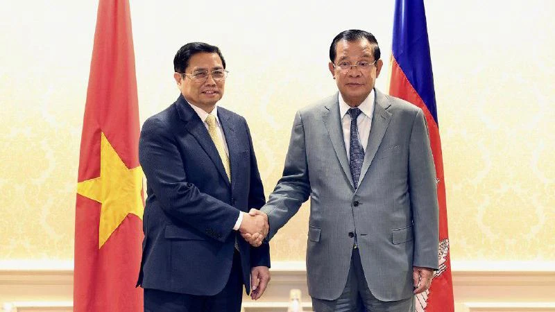 Thủ tướng Việt Nam Phạm Minh Chính và Thủ tướng Campuchia Samdech Techo Hun Sen. (Ảnh: Swift News)