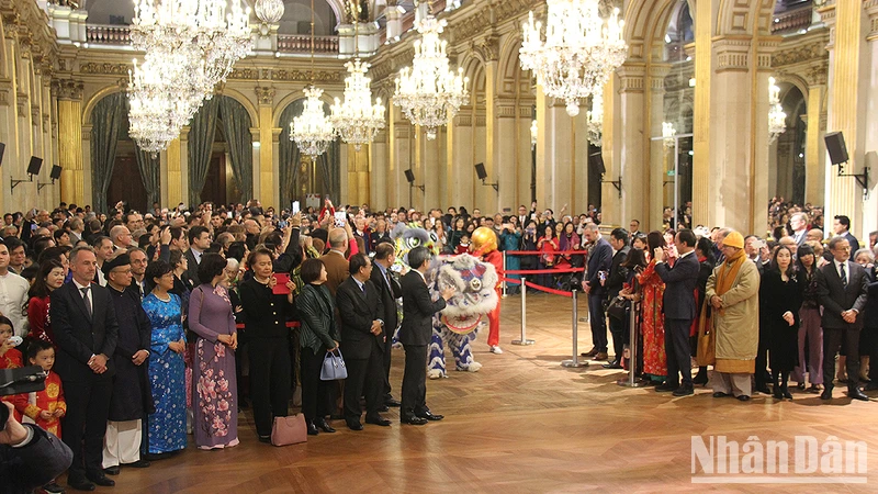Tết cổ truyền Việt Nam đón năm mới Quý Mão 2023 được tổ chức trang trọng tại Tòa Thị chính Paris. 