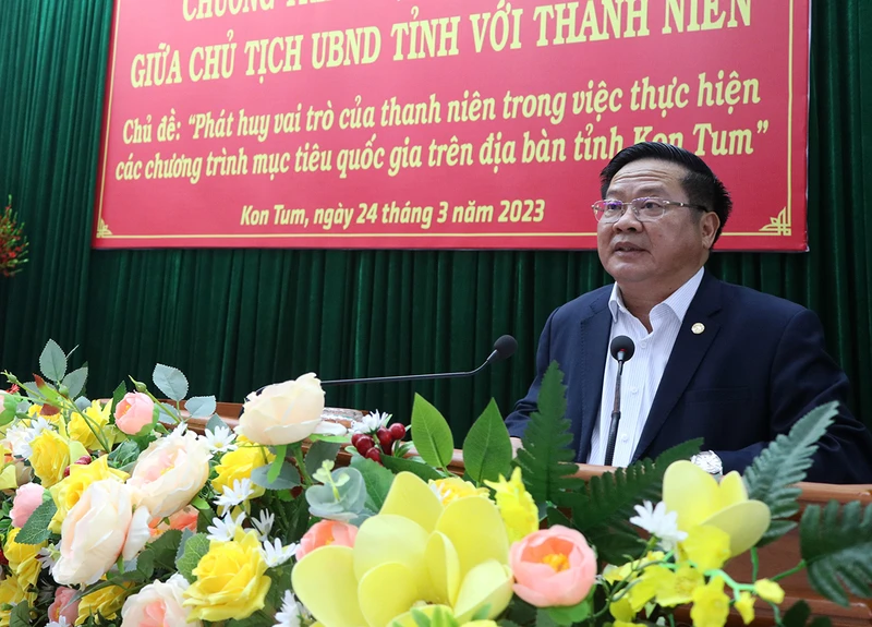 Đồng chí Lê Ngọc Tuấn phát biểu tại buổi đối thoại.