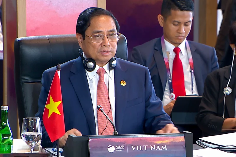 Thủ tướng Phạm Minh Chính cùng lãnh đạo các nước ASEAN đối thoại với đại diện Hội đồng liên Nghị viện ASEAN (AIPA).