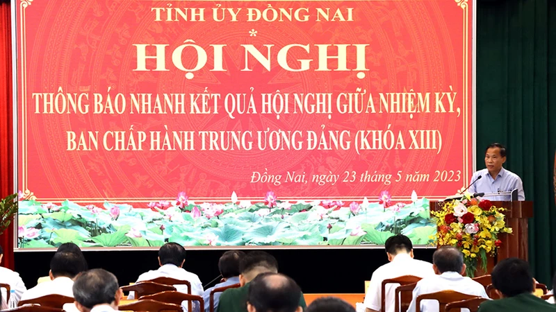 Đồng chí Phạm Xuân Hà, Trưởng Ban Tuyên giáo Tỉnh ủy Đồng Nai thông tin nhanh về các nội dung cơ bản tại Hội nghị lần thứ 7.