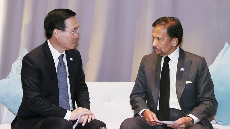 Bên lề APEC 2023, Chủ tịch nước Võ Văn Thưởng gặp Quốc Vương Brunei Haji Hassanal Bolkiah. (Ảnh: baoquocte.vn)