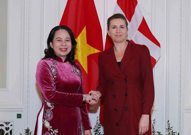 Thủ tướng Đan Mạch Mette Frederiksen đón Phó Chủ tịch nước Võ Thị Ánh Xuân.