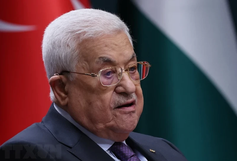 Tổng thống Palestine Mahmoud Abbas phát biểu trong cuộc họp báo ngày 25/7/2023. (Ảnh: AFP/TTXVN)