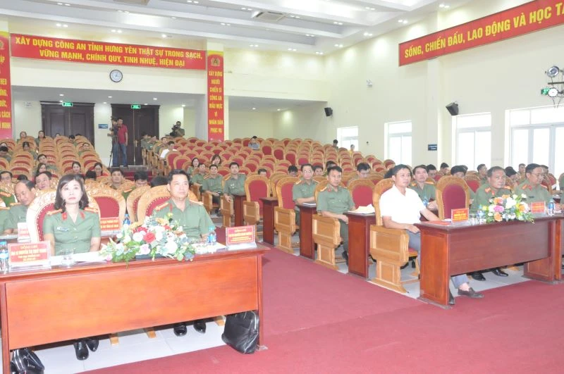 Cụm thi đua số 4, Bộ Công an tổ chức hội nghị sơ kết phong trào thi đua “Vì an ninh Tổ quốc” ở tỉnh Hưng Yên.